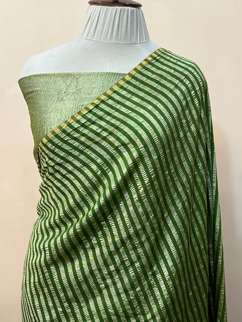 Mehndi Green Moonga Silk Handloom Banarasi Saree