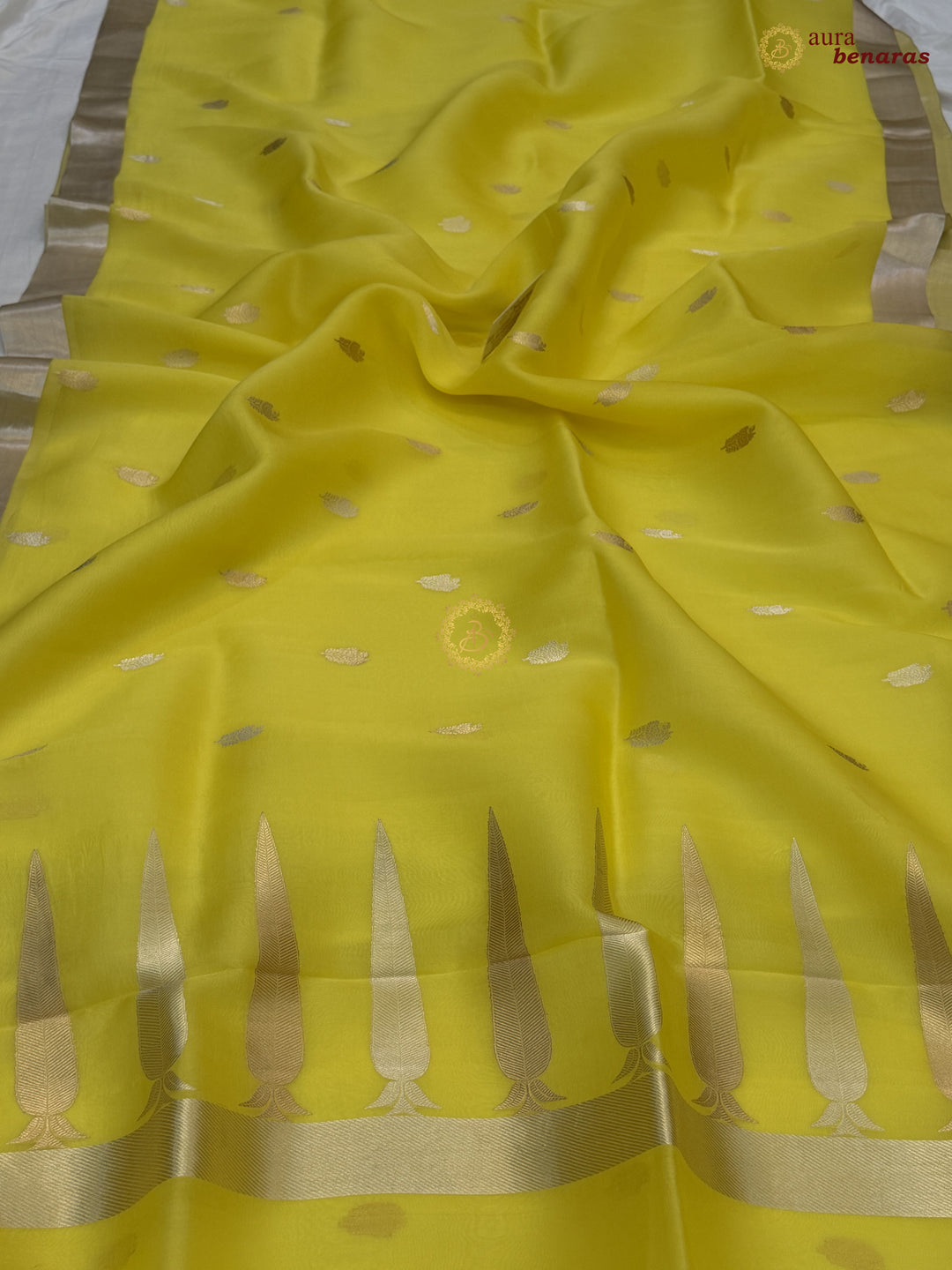 Lemon Yellow Pure Silk Banarasi Saree with Kadhwa Floral Motifs 