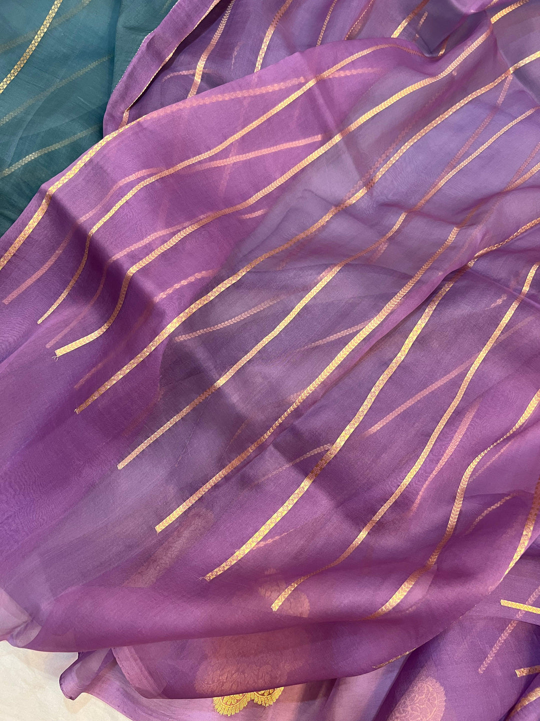 Lavender - Blue Shaded Banarasi Handloom Kora Silk Saree - Aura Benaras