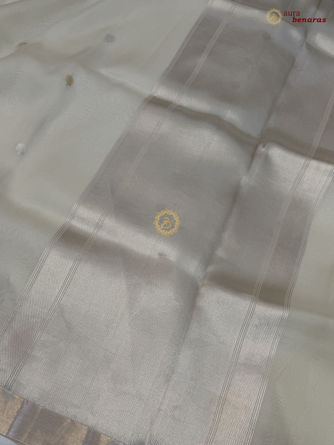 Off White Pure Silk Banarasi Saree with Kadhwa Floral Motifs 