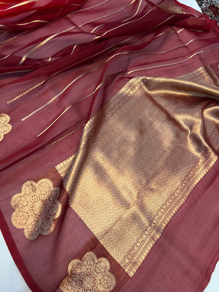 Pink - Red - Maroon Shaded Banarasi Handloom Kora Silk Saree - Aura Benaras