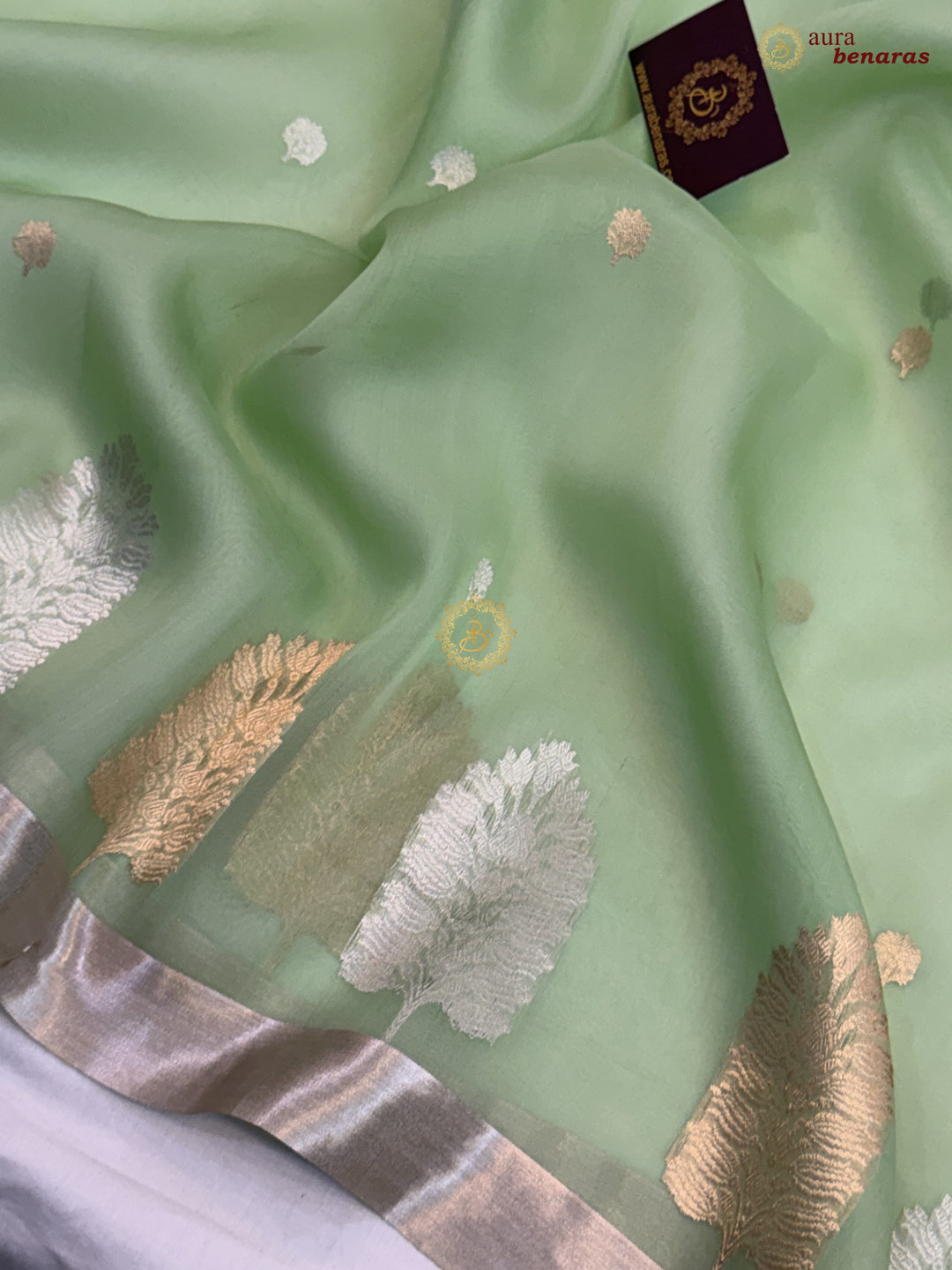 Pista Green Pure Silk Banarasi Saree with Kadhwa Floral Motifs 