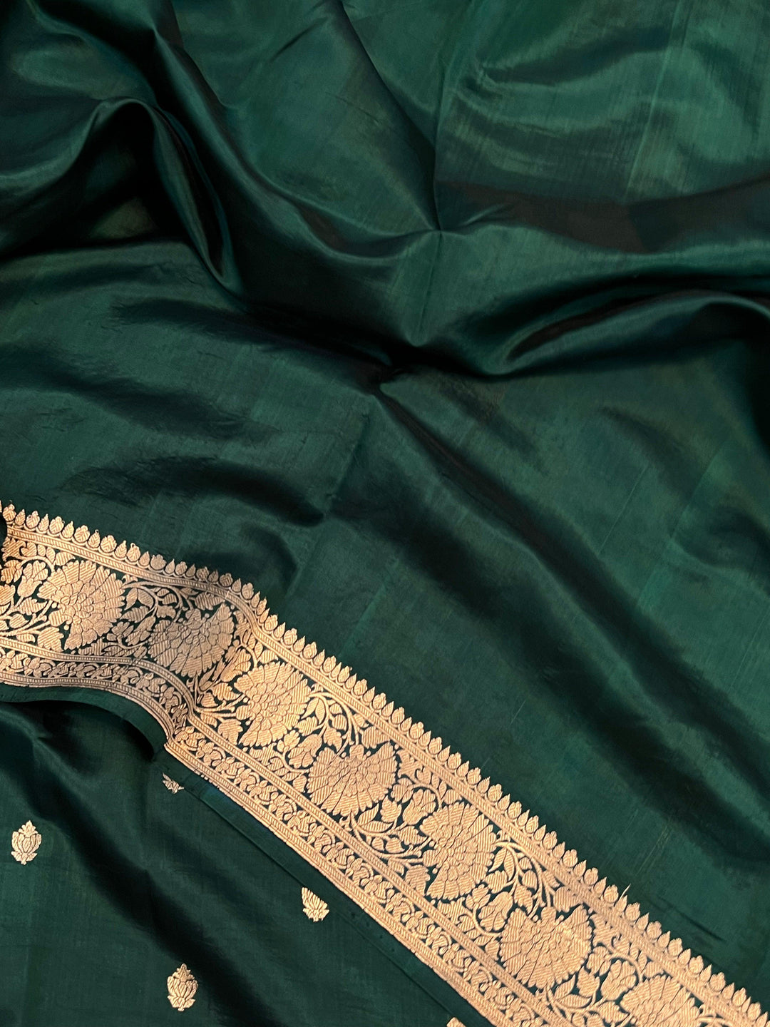 Bottle Green Pure Banarasi Handloom Silk Saree - Aura Benaras