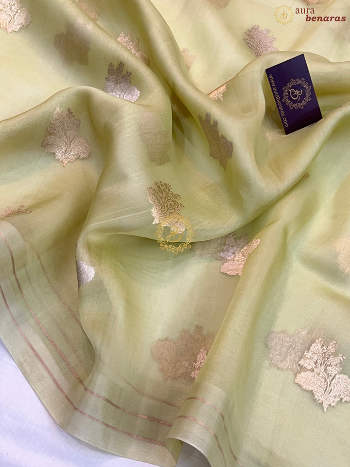Light Pista Green Pure Banarasi Handloom Kora Silk Saree