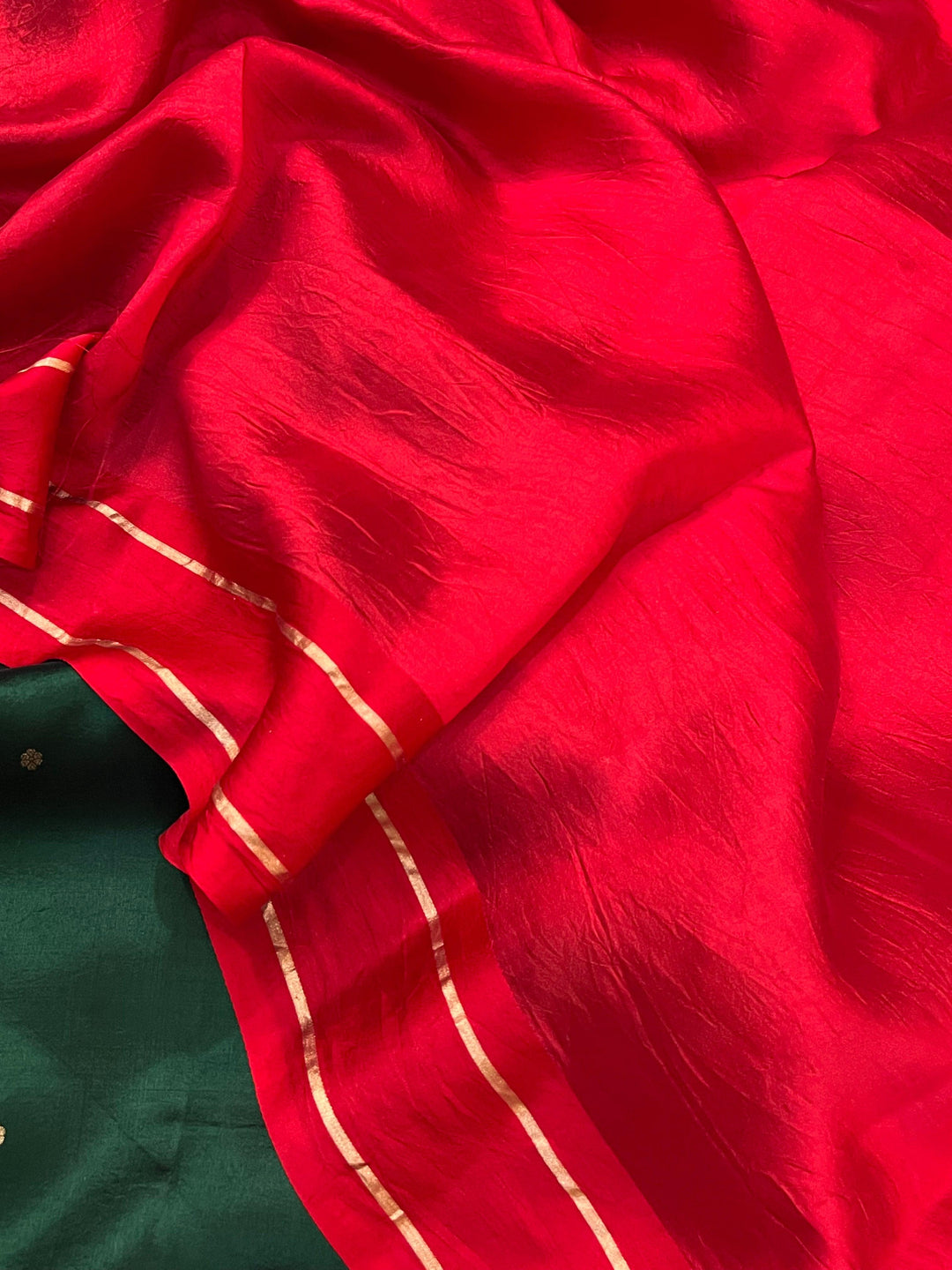 Bottle Green Pure Banarasi Handloom Silk Saree - Aura Benaras