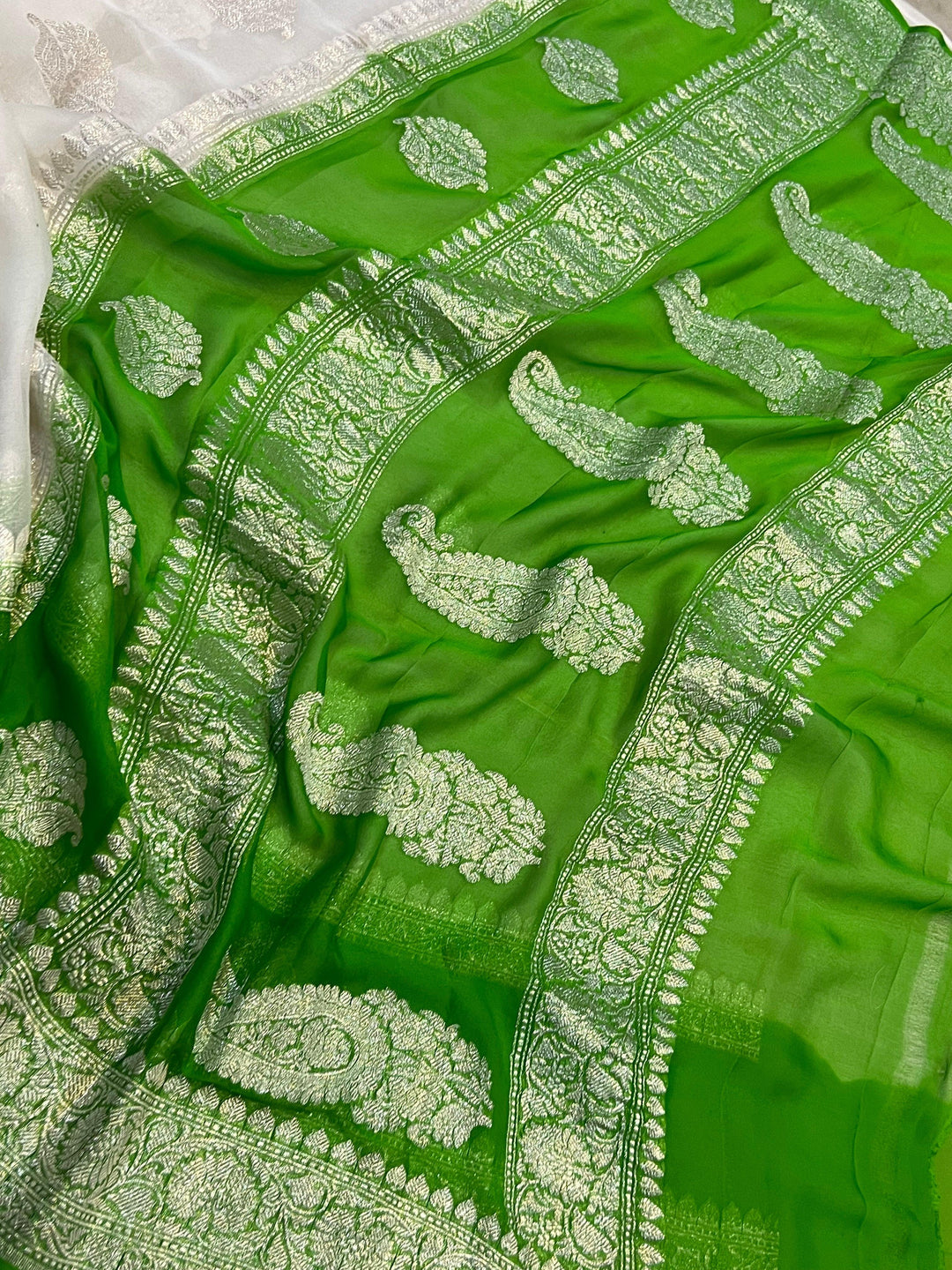 White Pure Banarasi Khaddi Chiffon Saree - Aura Benaras