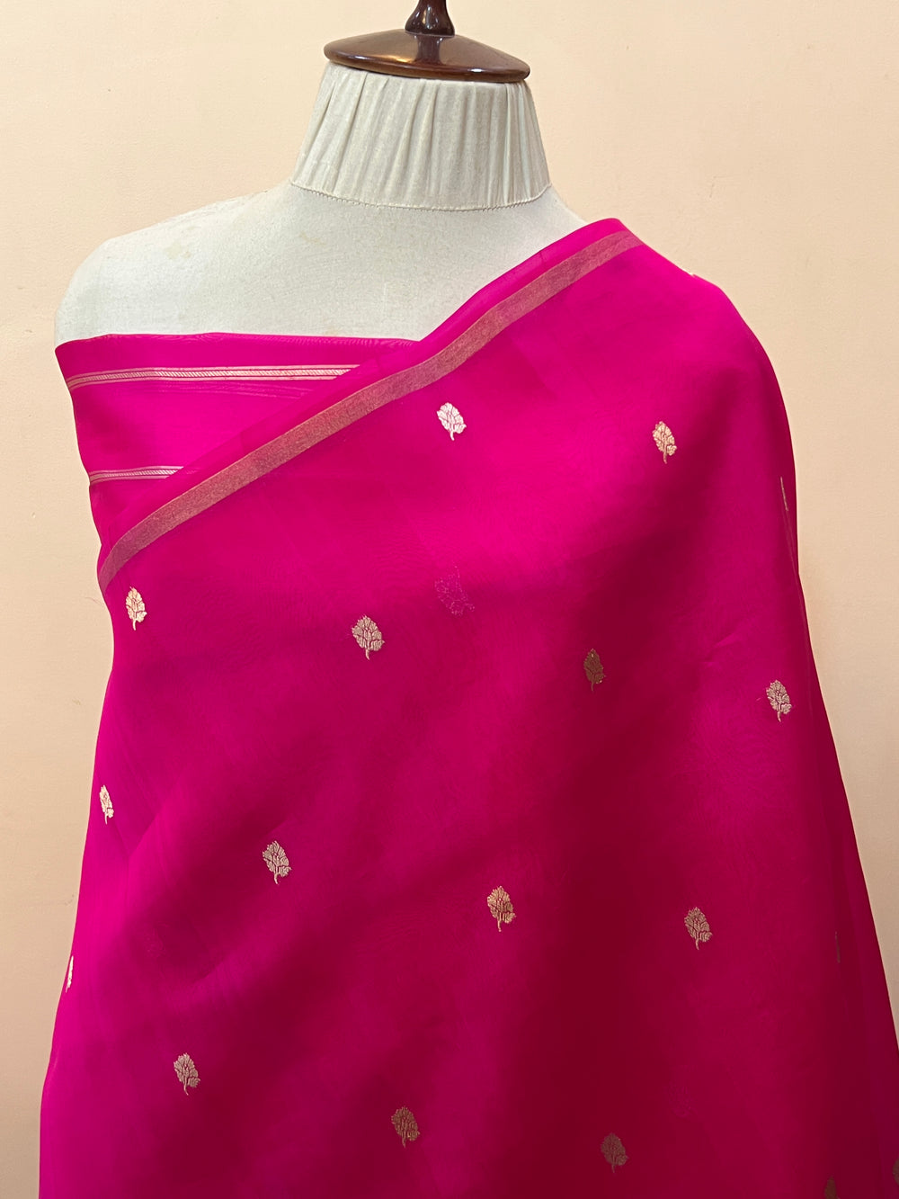 Buy Kora Silk Banarasi Saree – Kadhwa Butis in Zari