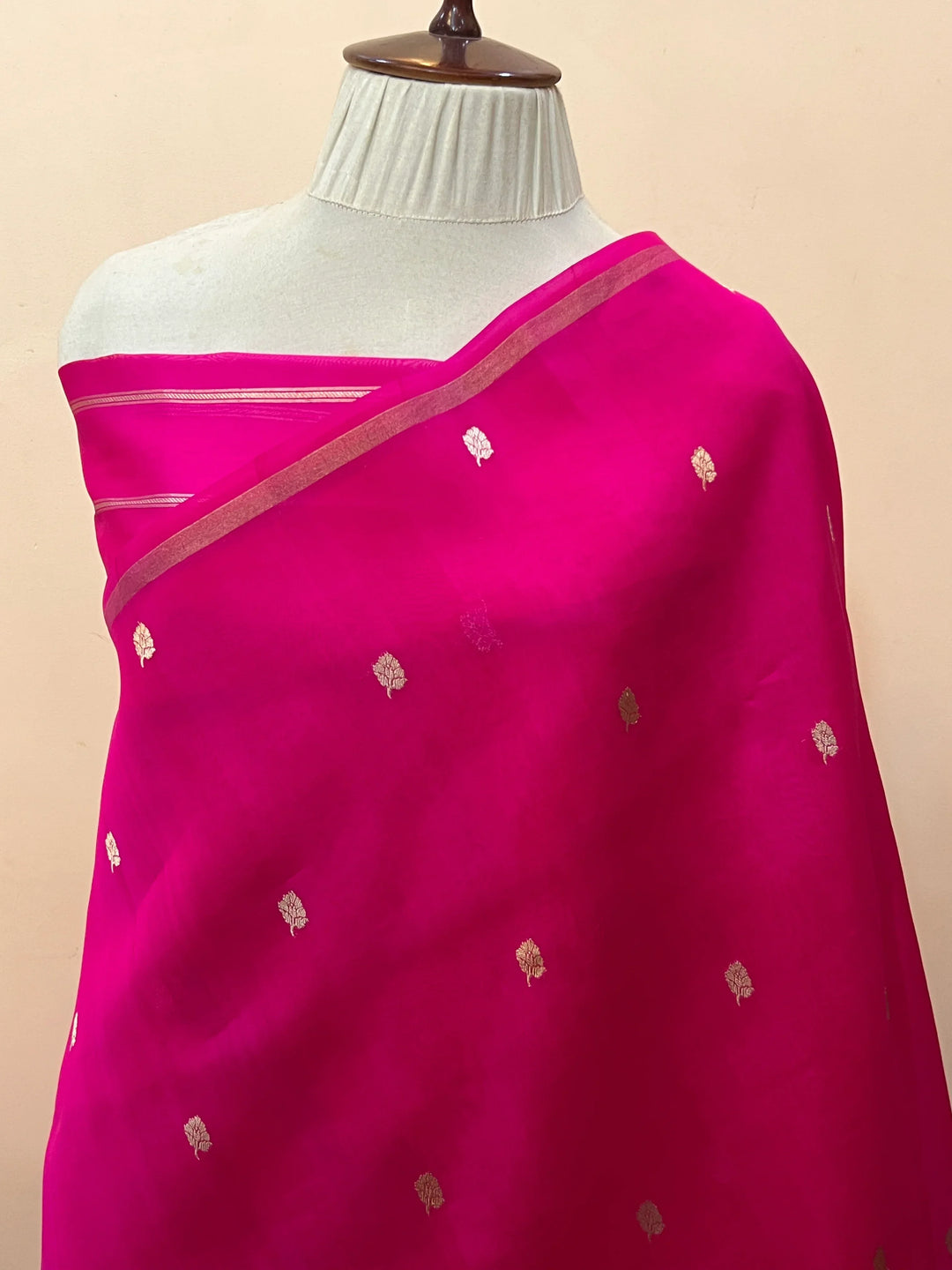 Buy Kora Silk Banarasi Saree – Kadhwa Butis in Zari