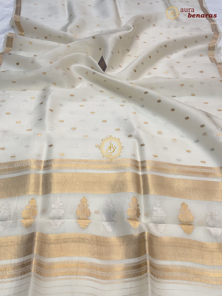 Pure Off White Kora Silk Banarasi Saree with Kadhwa Flower Butas