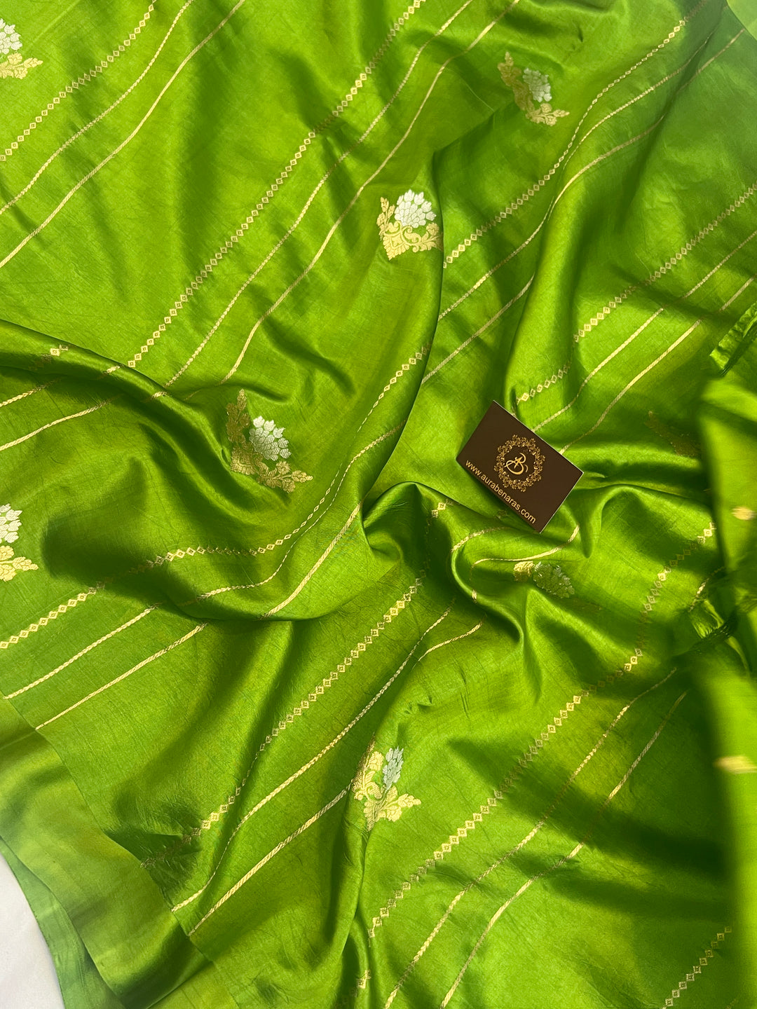 Mehendi Green Pure Banarasi Handloom Silk Sari - AuraBenaras