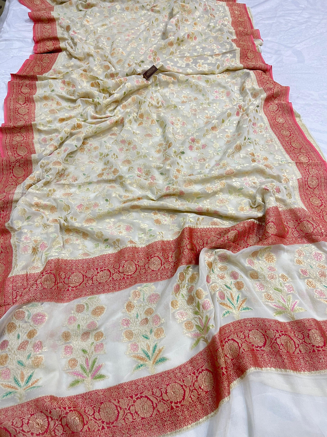 Off White Rangkaat Banarasi Khaddi Georgette Saree - Aura Benaras