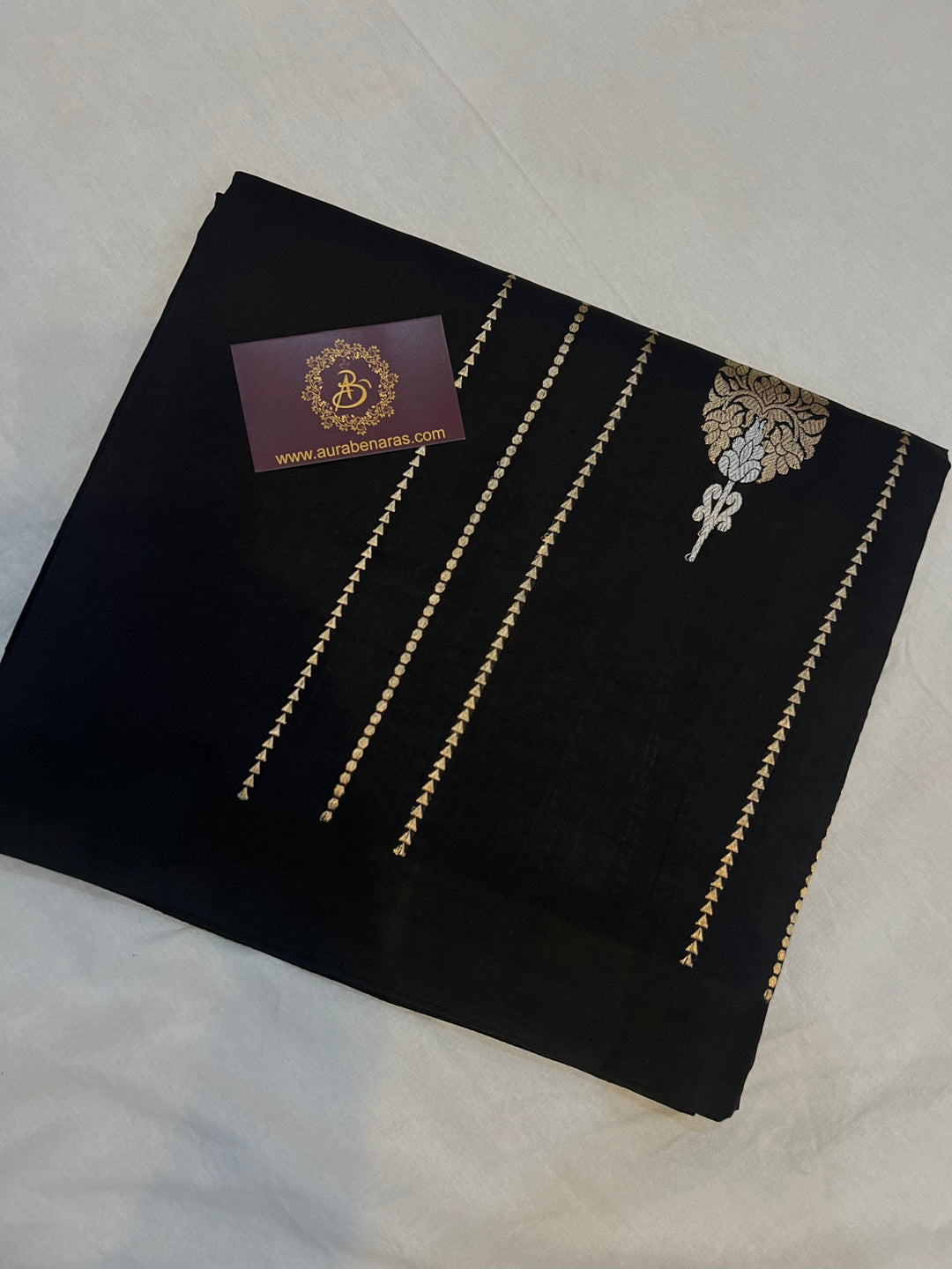 Black Pure Banarasi Handloom Silk Saree - Aura Benaras