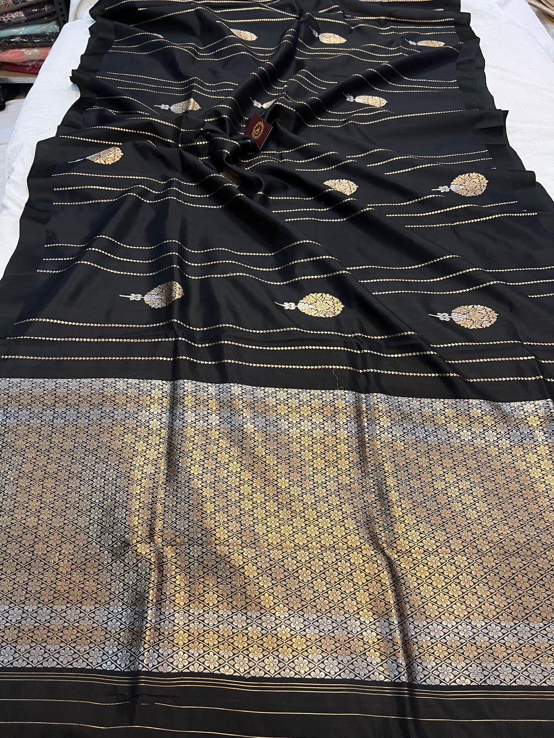 Black Pure Banarasi Handloom Silk Saree - Aura Benaras