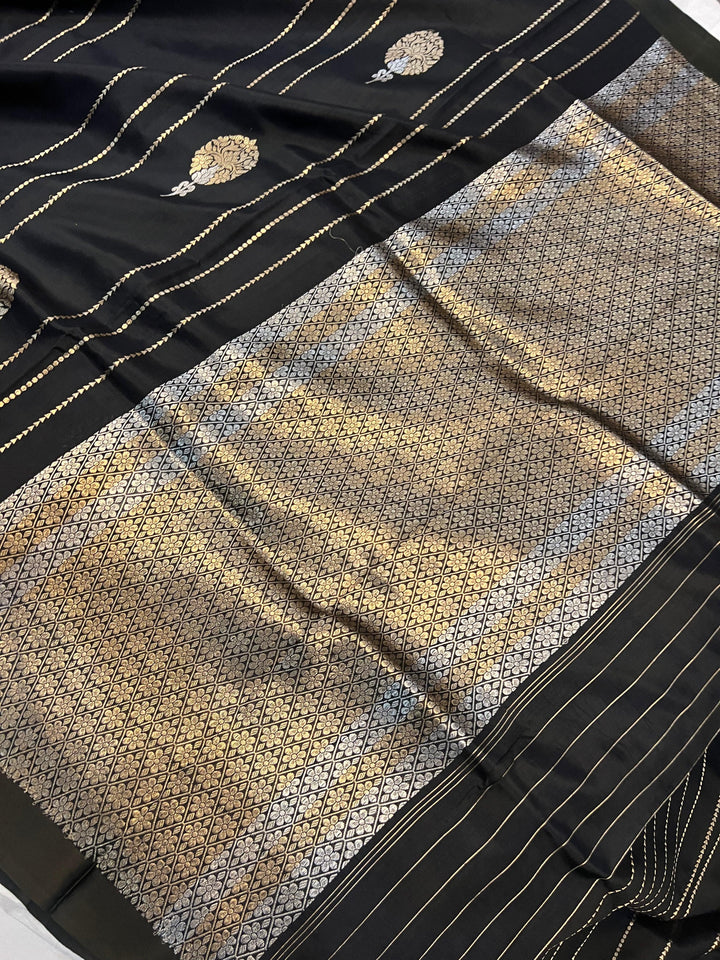 Black Pure Banarasi Handloom Silk Saree - Aura Benaras