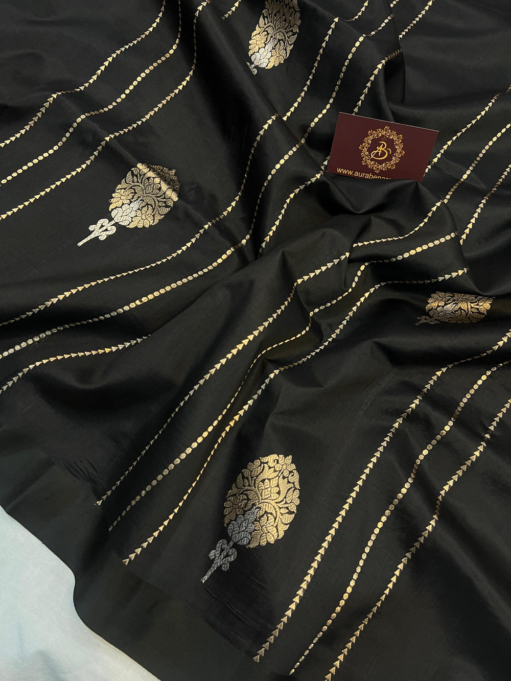 Black Pure Banarasi Handloom Silk Saree - Aura Benaras