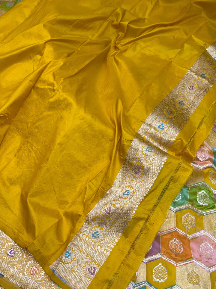Buy Bridal Rangkaat Banarasi Katan Silk Saree – Cutwork Zari Jaal