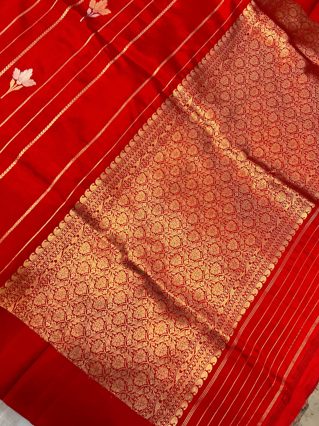 Red Pure Banarasi Handloom Silk Saree - Aura Benaras