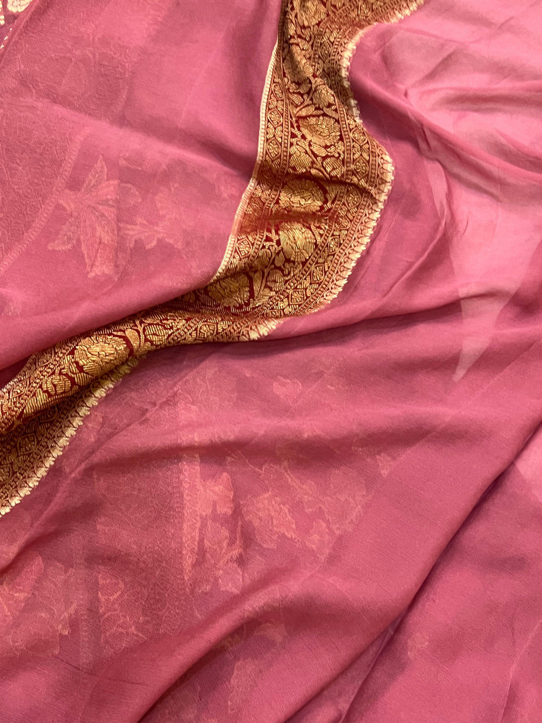 Onion Rangkaat Banarasi Khaddi Georgette Saree - Aura Benaras