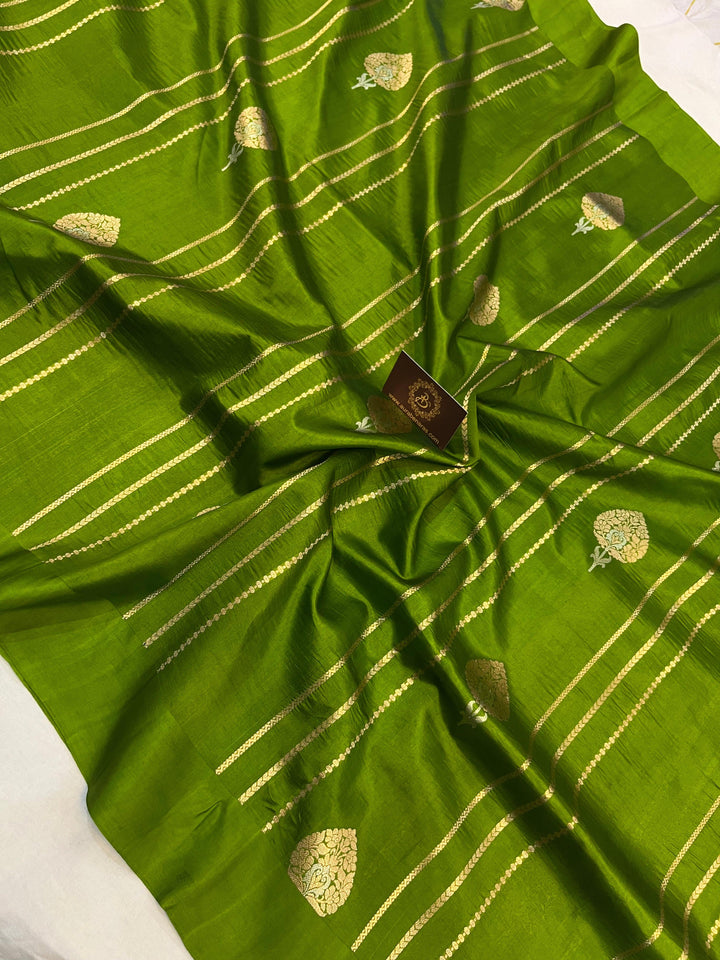 Mehendi Green Pure Banarasi Handloom Silk Saree - Aura Benaras