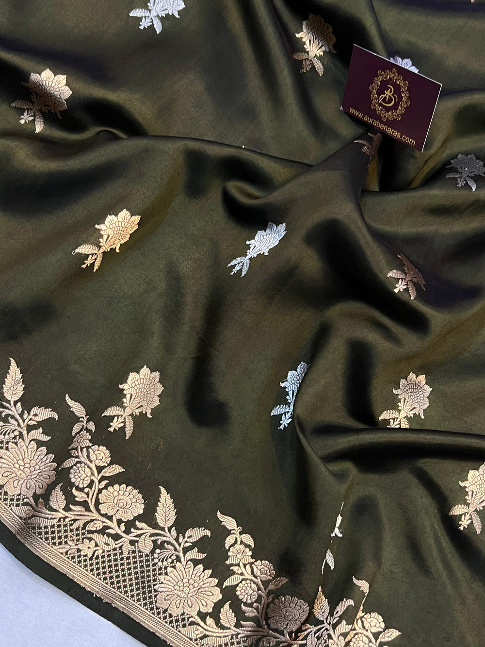 Deep Mehendi Green Pure Banarasi Handloom Silk Saree - Aura Benaras