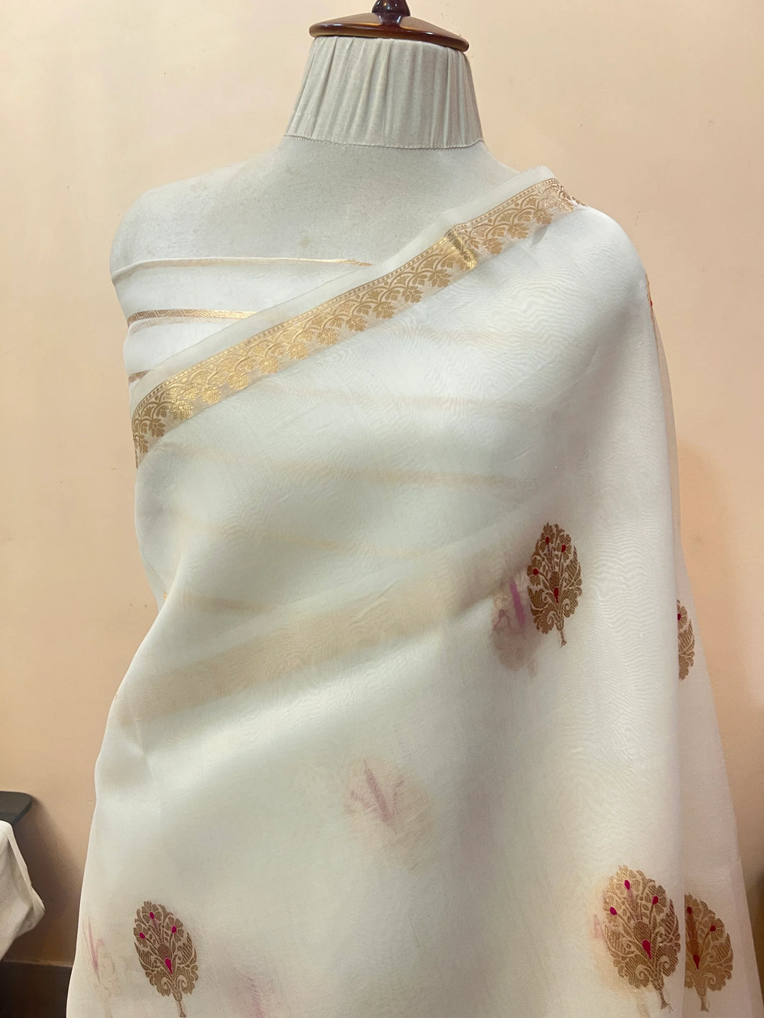 White Pure Kora Silk Handloom Banarasi Saree