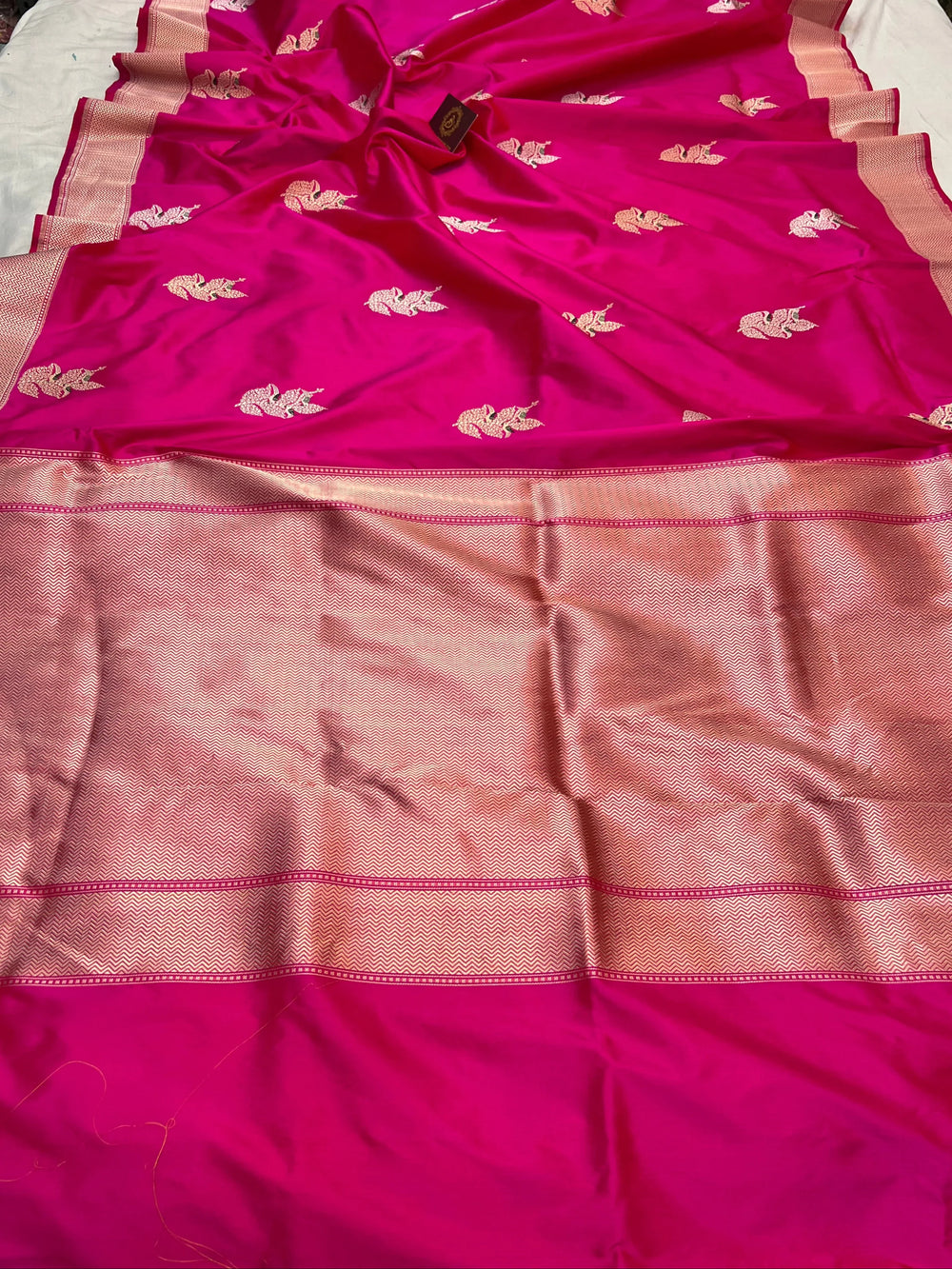 Rani Pink Pure Katan Silk Handloom Banarasi Saree – Aura Benaras