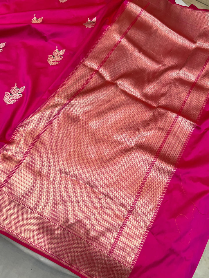 Rani Pink Pure Katan Silk Handloom Banarasi Saree – Aura Benaras