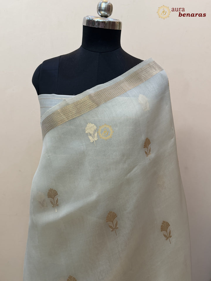 Off White Kora Silk Handloom Banarasi Saree | Kadhwa Butis 
