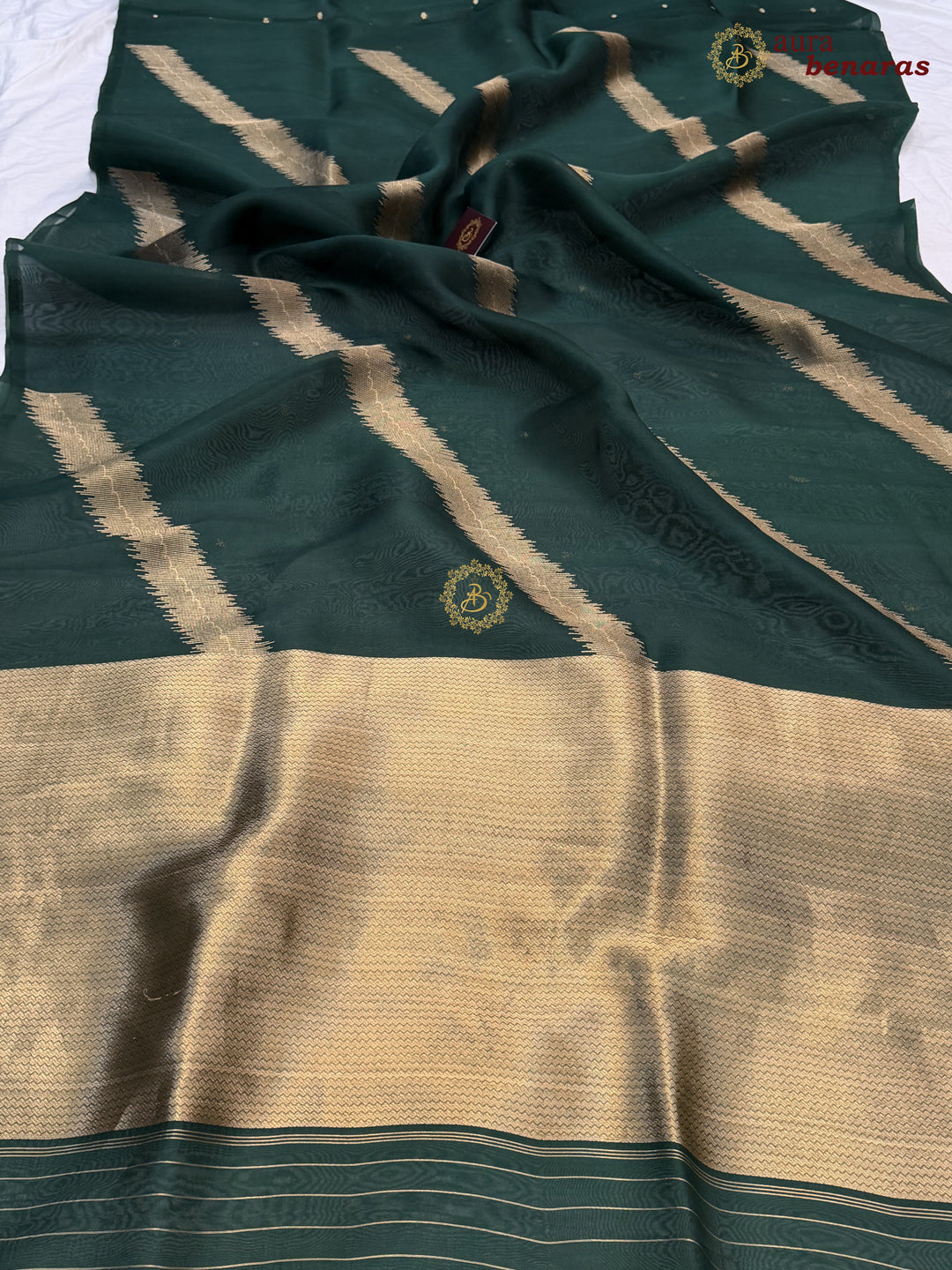 Bottle Green Kora Silk Banarasi Saree with Kadwa Jaal – Aura Benaras