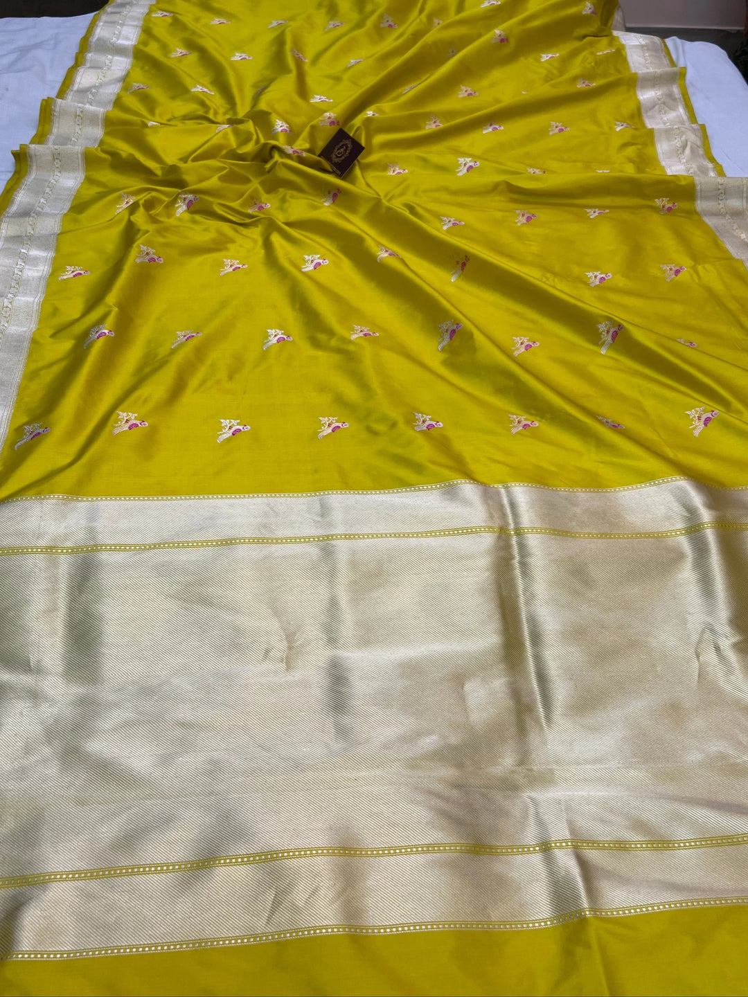 Yellow Pure Katan Silk Handloom Banarasi Saree – Aura Benaras