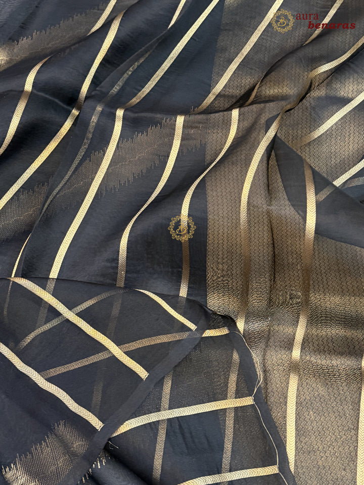 Black Kora Silk Banarasi Saree with Kadwa Jaal – Aura Benaras