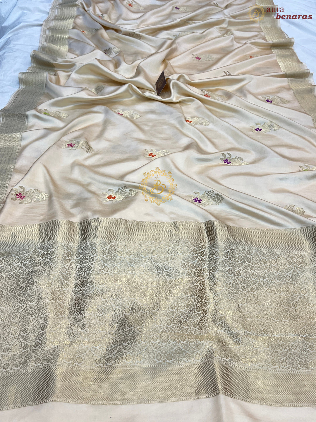 Cream Pure Mashru Silk Handloom Banarasi Saree