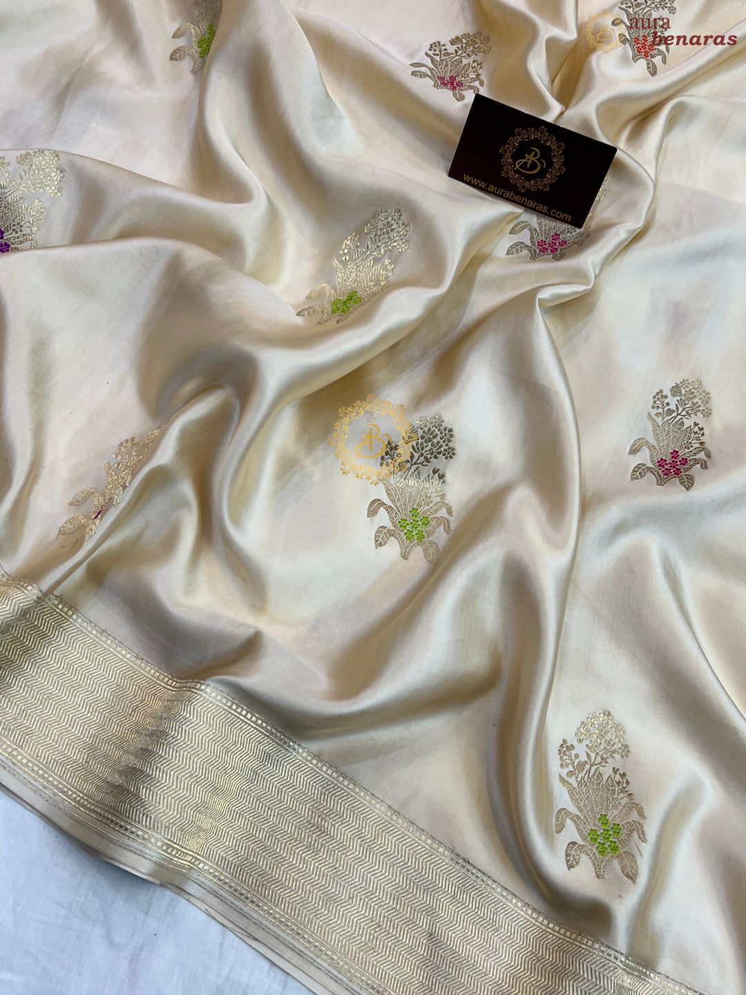 Cream Pure Mashru Silk Handloom Banarasi Saree