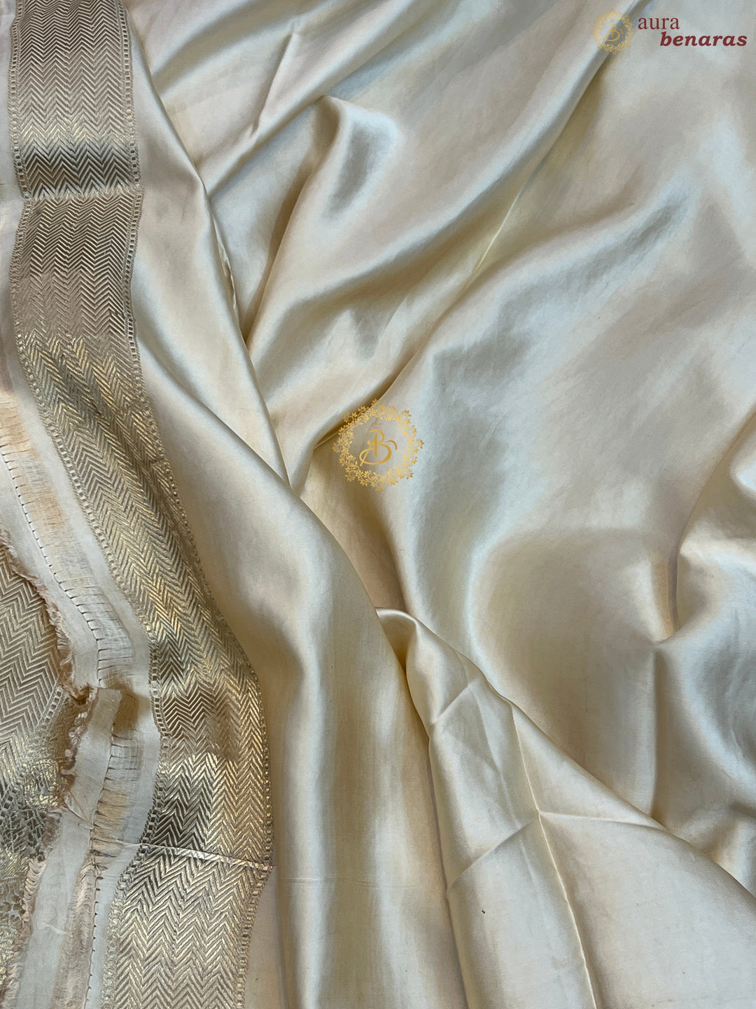 Cream Pure Mashru Silk Handloom Banarasi Saree