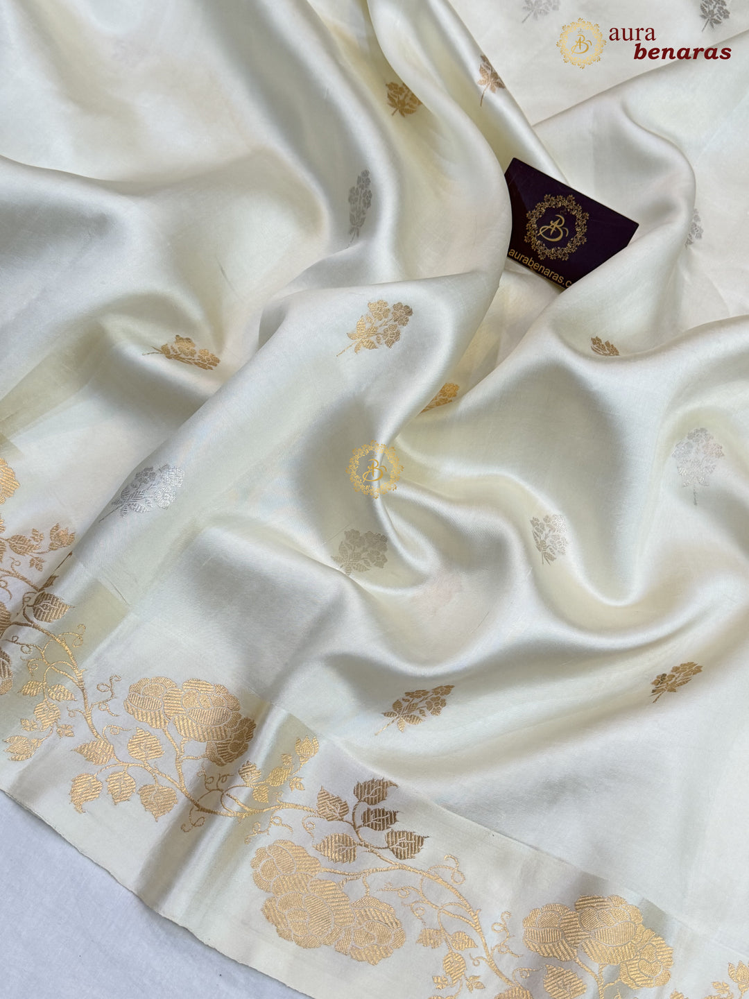 Off White Pure Silk Handloom Banarasi Saree with Kadhwa Motifs