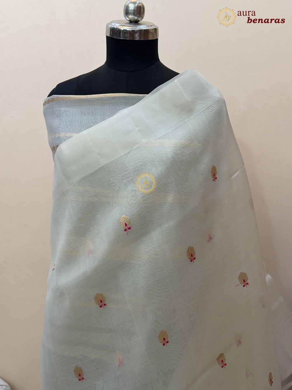 Off White Banarasi Handloom Kora Silk Saree - Aura Benaras