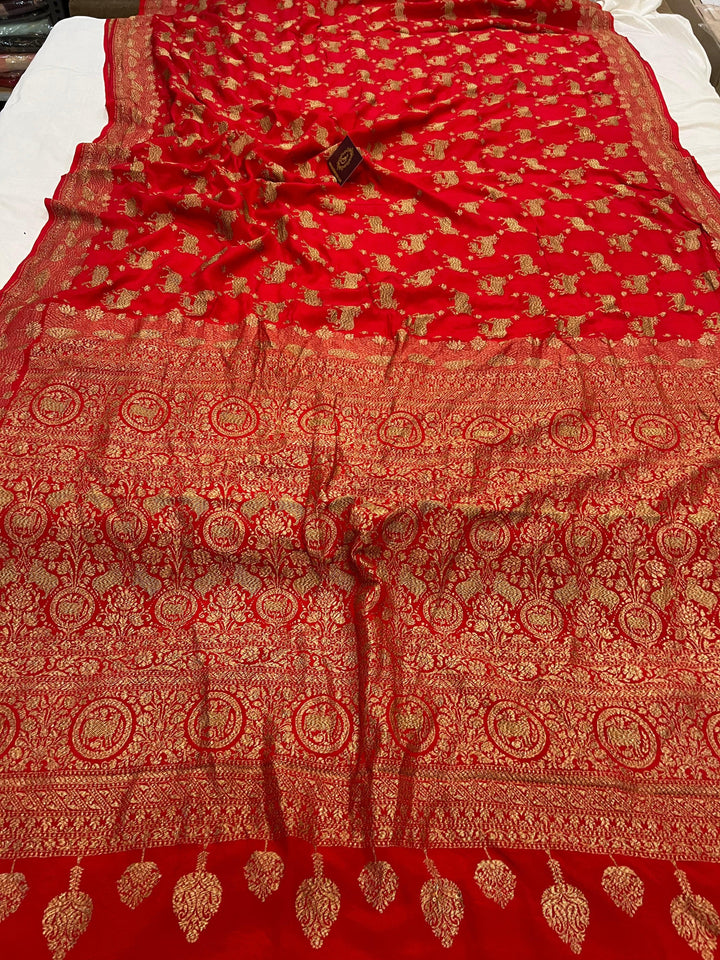 Red Pure Banarasi Khaddi Crepe Silk Saree - Aura Benaras
