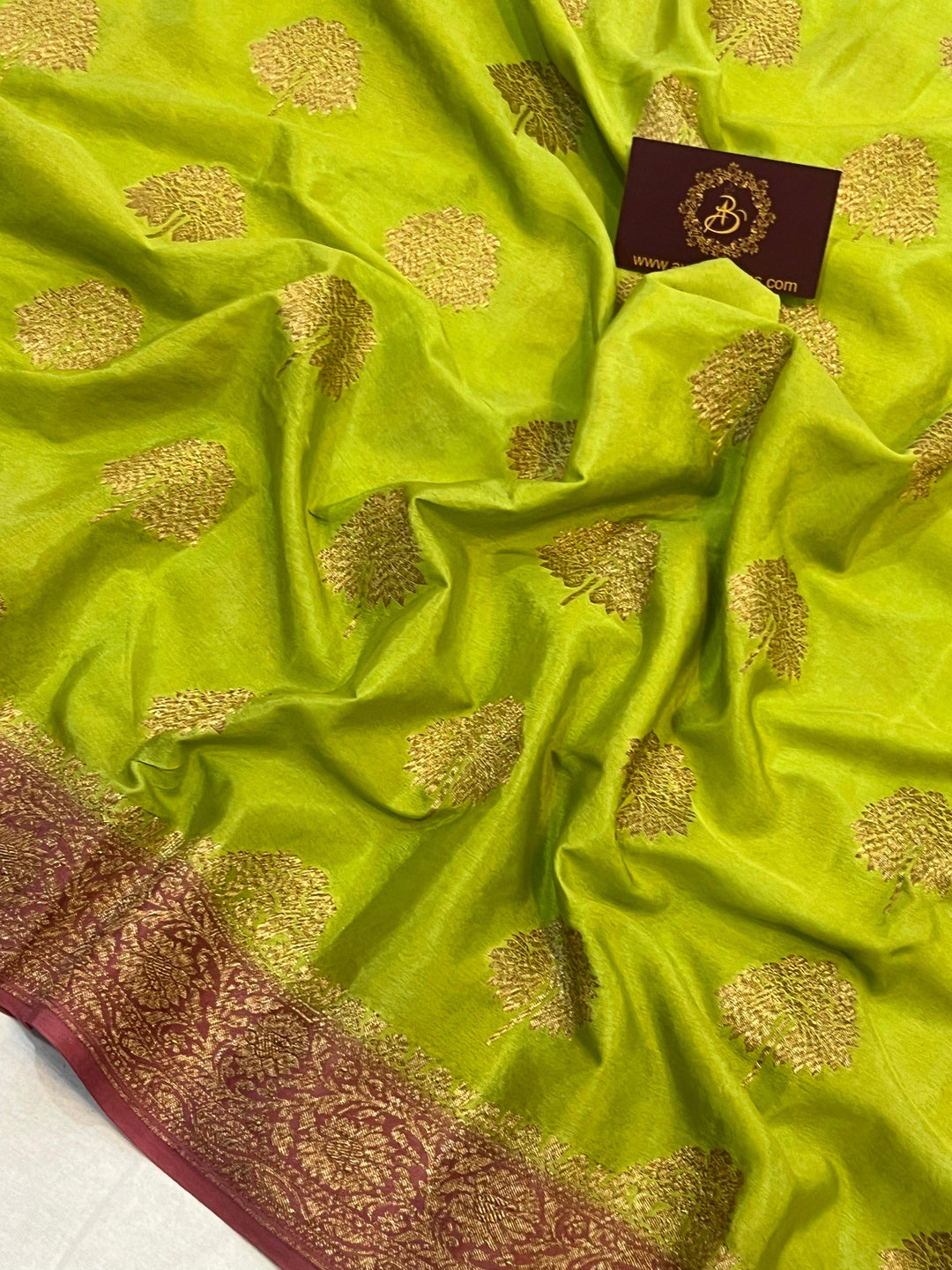 Parrot Green Pure Banarasi Khaddi Crepe Silk Saree - Aura Benaras