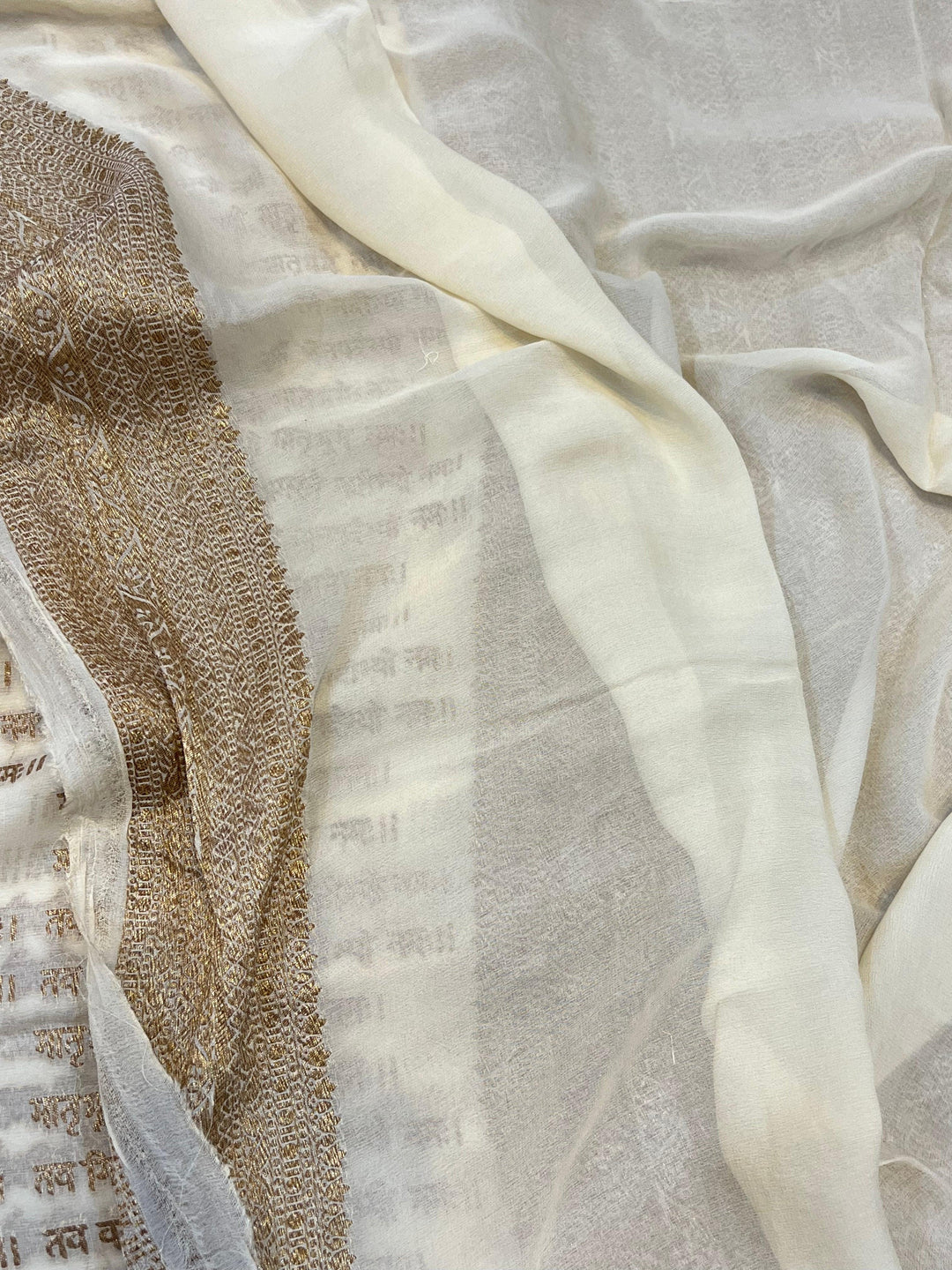 Cream Banarasi Handloom Pure Georgette Silk Saree - Aura Benaras