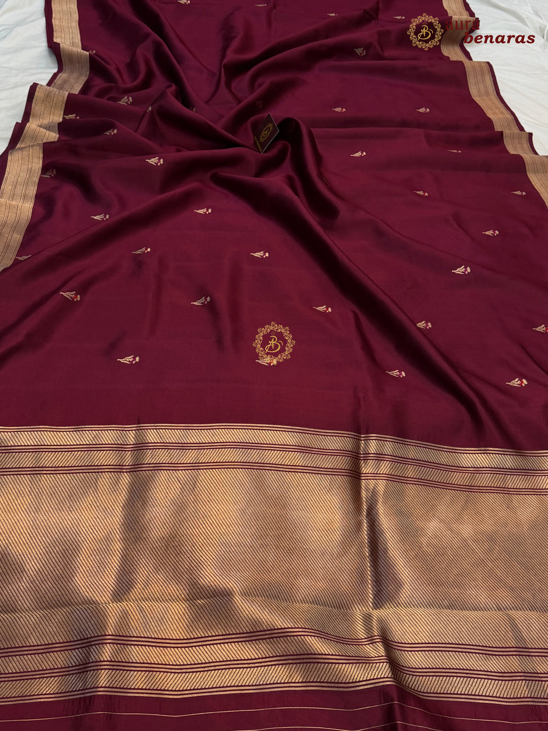 Maroon Pure Silk Handloom Banarasi Saree - AuraBenarasPure Silk Handloom Banarasi Saree - AuraBenaras