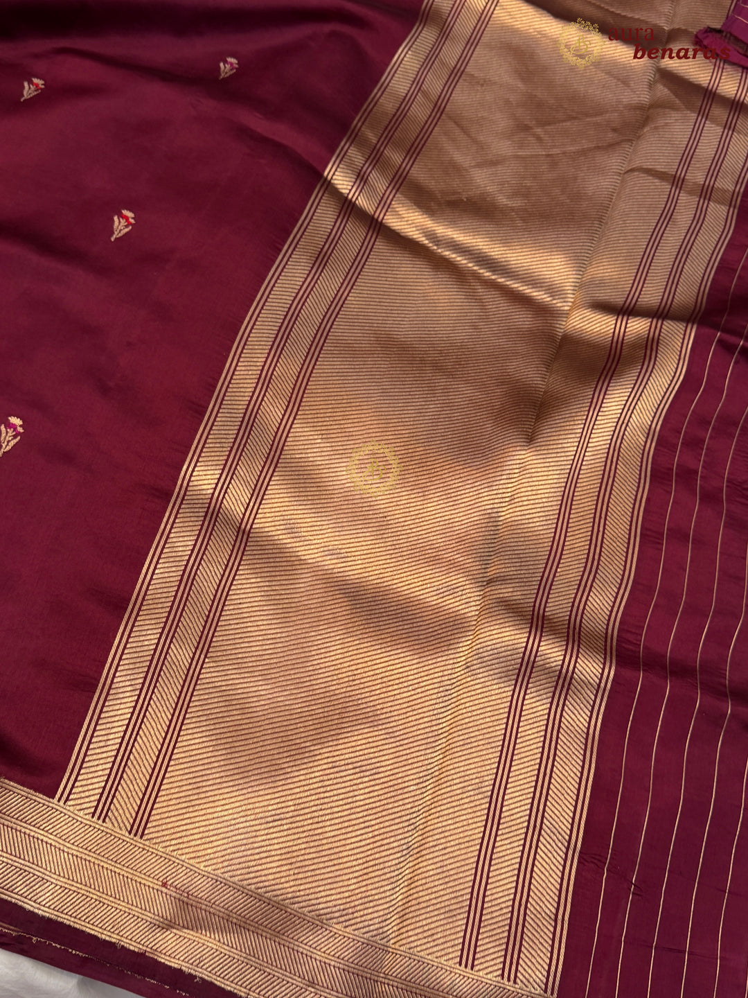 Maroon Pure Silk Handloom Banarasi Saree - AuraBenarasPure Silk Handloom Banarasi Saree - AuraBenaras