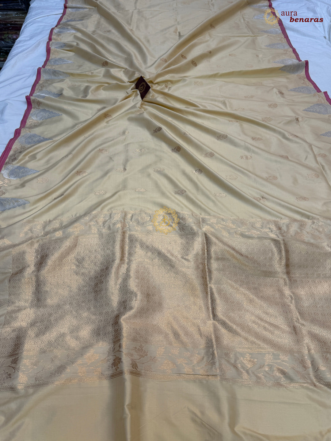 Cream Pure Katan Silk Handloom Banarasi Saree