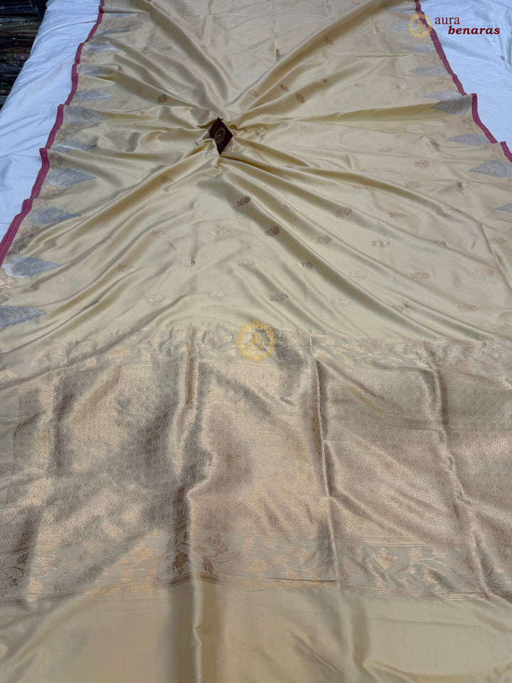 Cream Pure Katan Silk Handloom Banarasi Saree