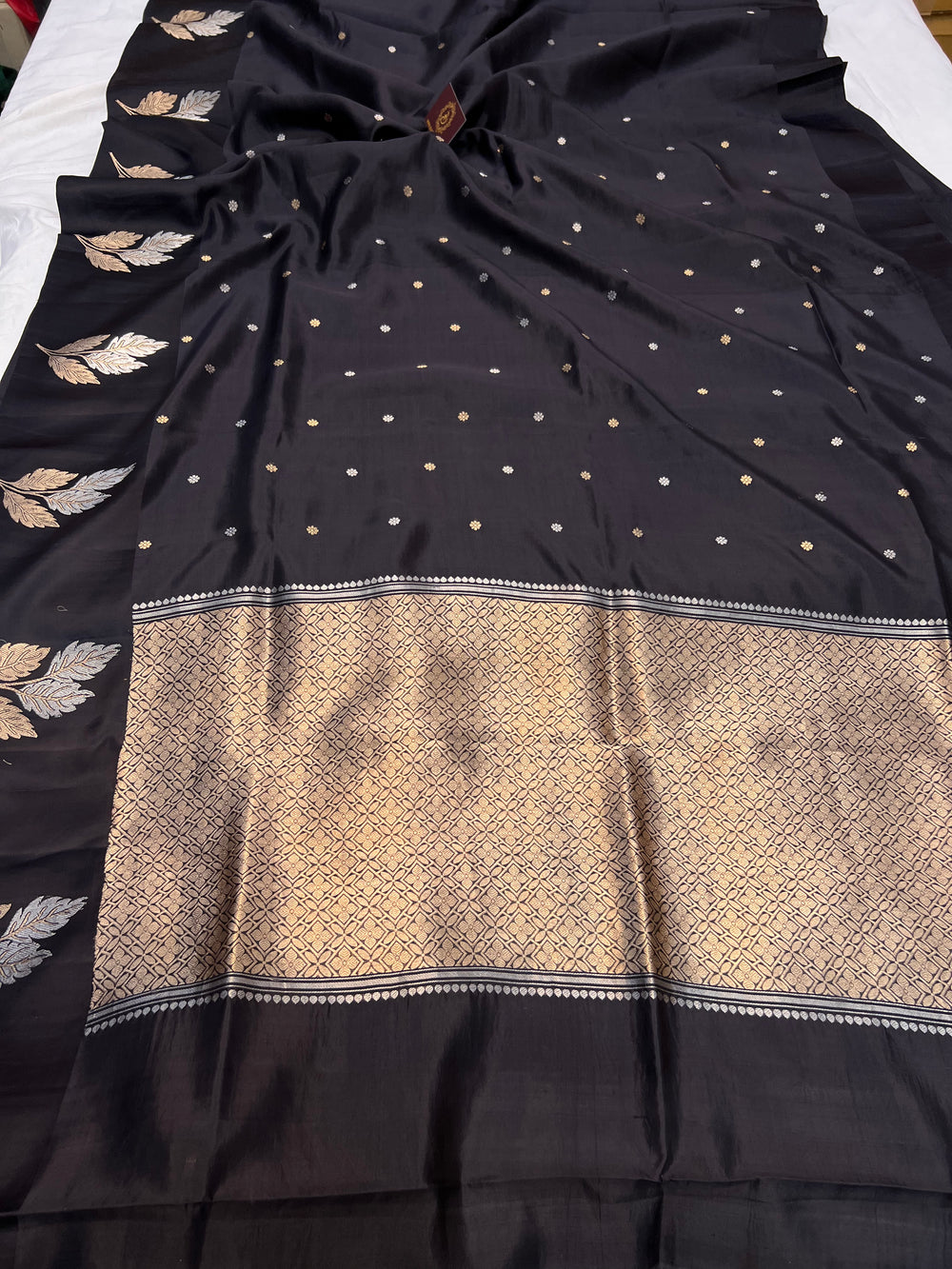 Black Pure Silk Banarasi Saree – Kadhwa Motifs & Mashru Border