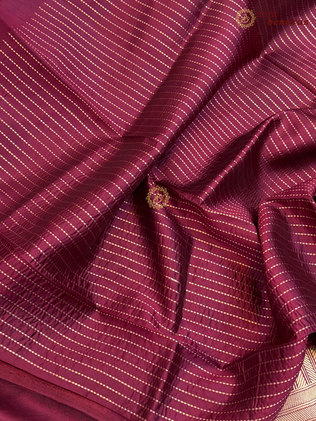 Maroon Pure Silk Handloom Banarasi Saree - AuraBenarasPure Silk Handloom Banarasi Saree - AuraBenaras