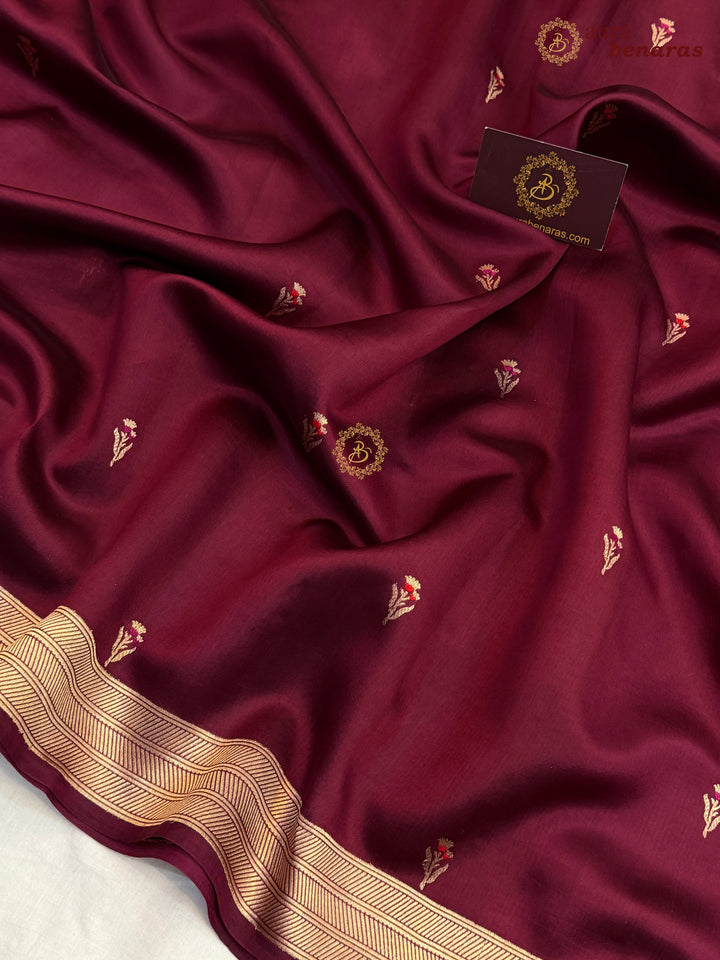 Maroon Pure Silk Handloom Banarasi Saree - AuraBenarasPure Silk Handloom Banarasi Saree - AuraBenaras