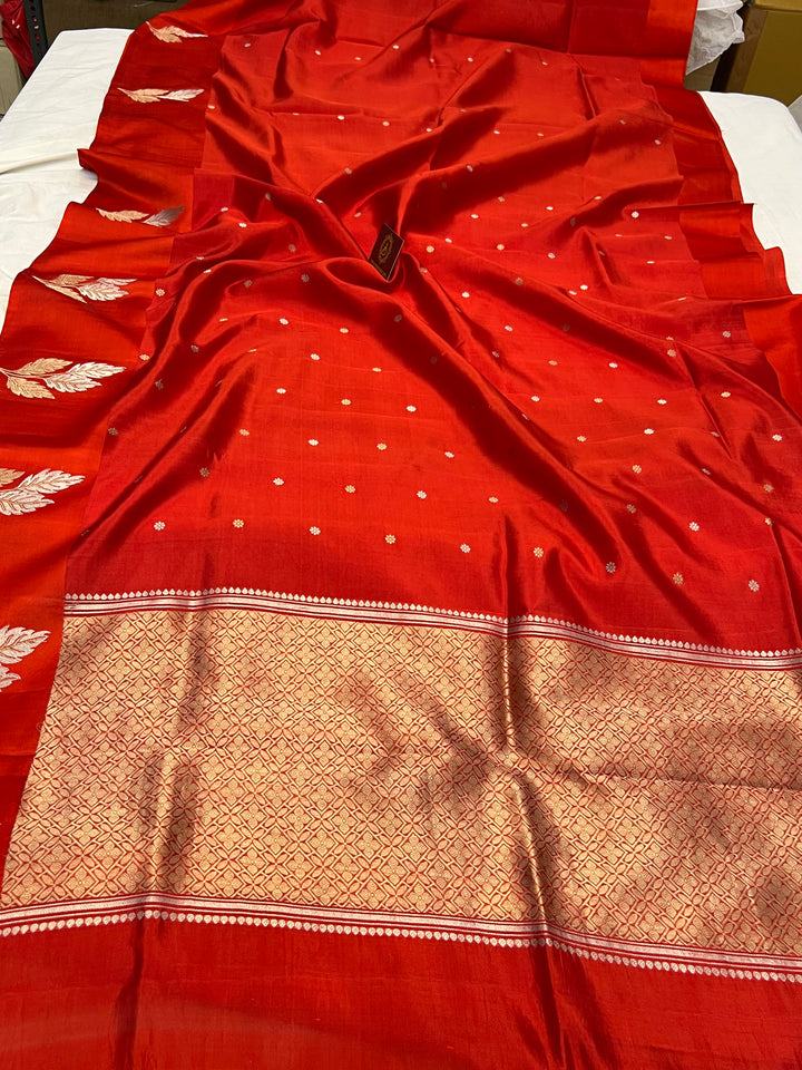 Red Pure Silk Handloom Banarasi Saree with Kadhwa motifs