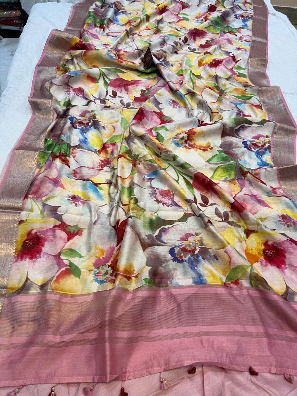 White Banarasi Handloom Chiniya Silk Saree - Aura Benaras