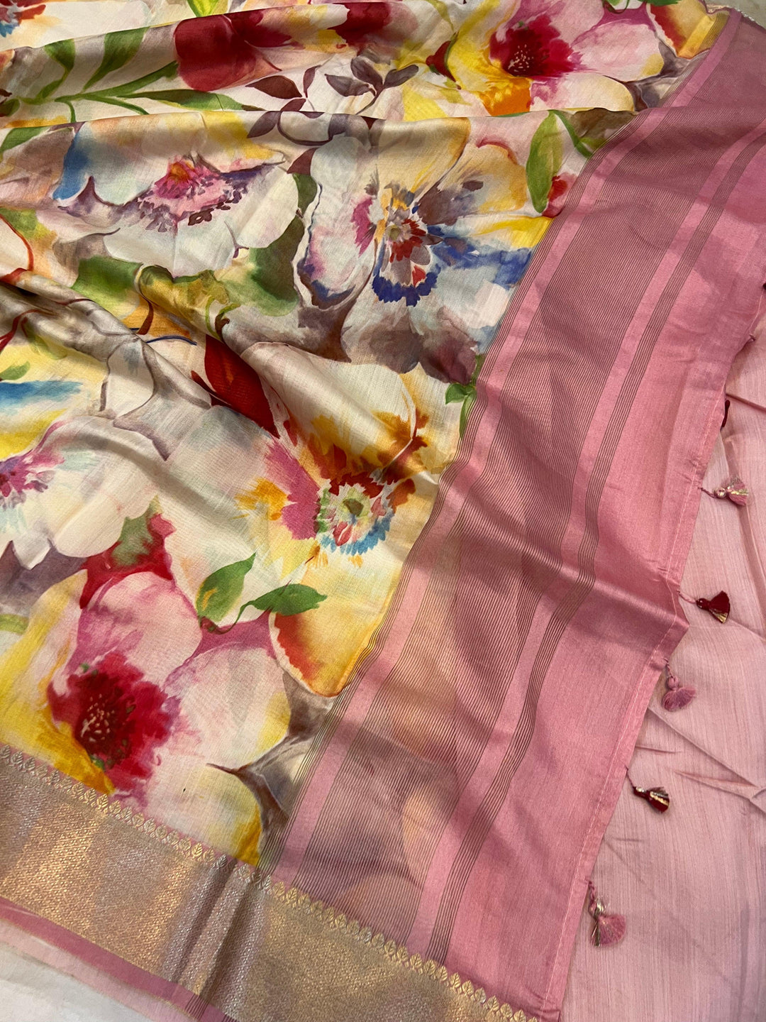 White Banarasi Handloom Chiniya Silk Saree - Aura Benaras