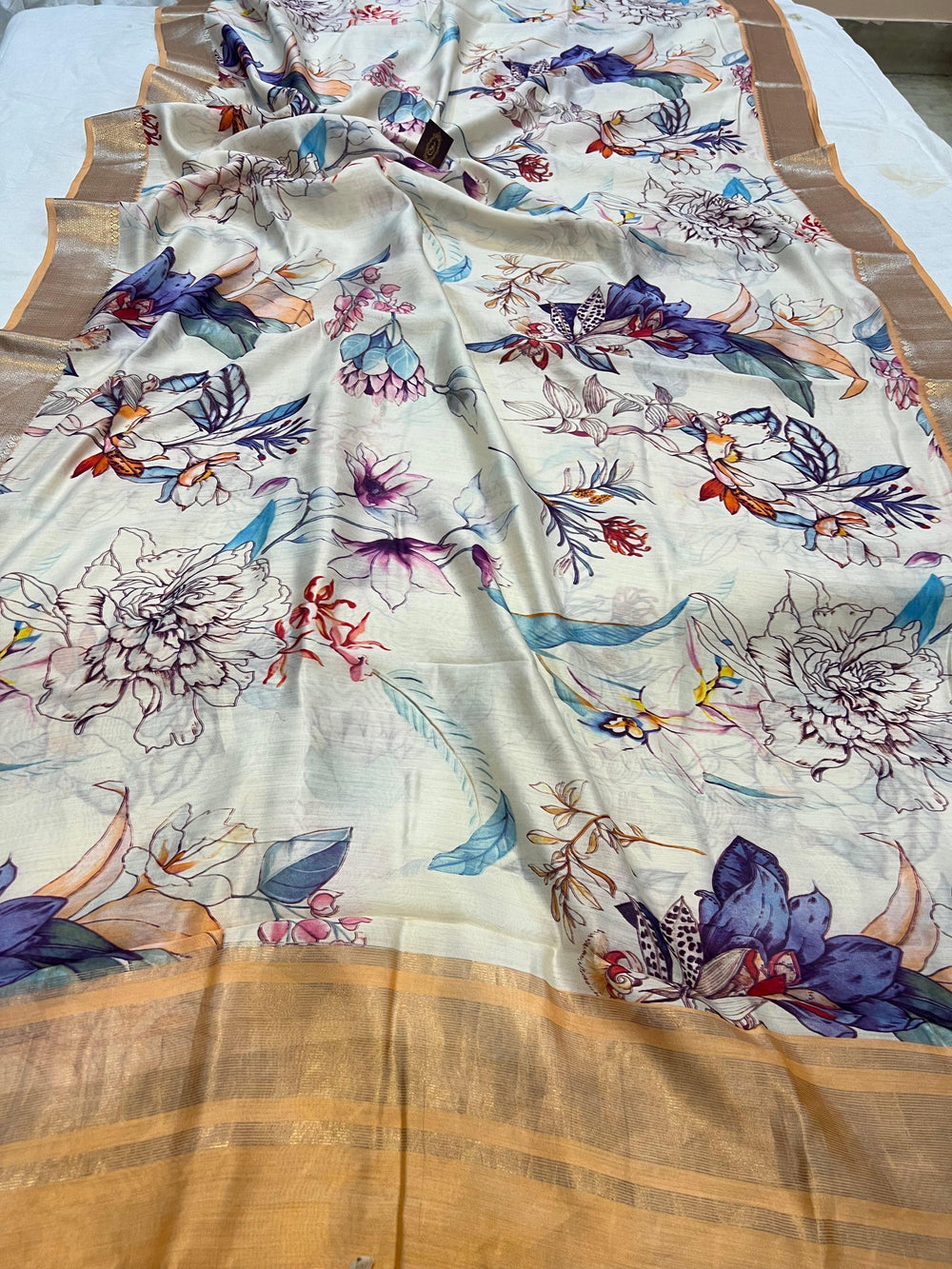 Cream Banarasi Handloom Chiniya Silk Saree - Aura Benaras